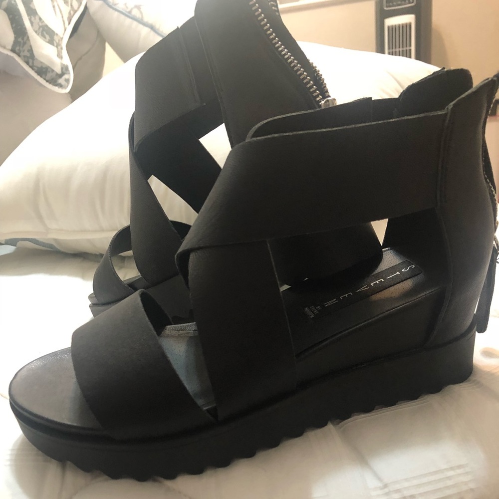 Open towed platform wedge